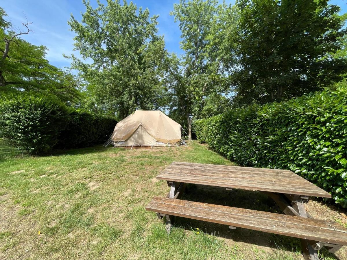 Camping Les Portes De Sancerre Saint-Satur Exterior foto