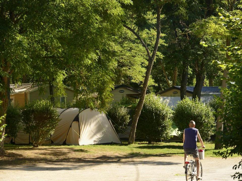 Camping Les Portes De Sancerre Saint-Satur Exterior foto